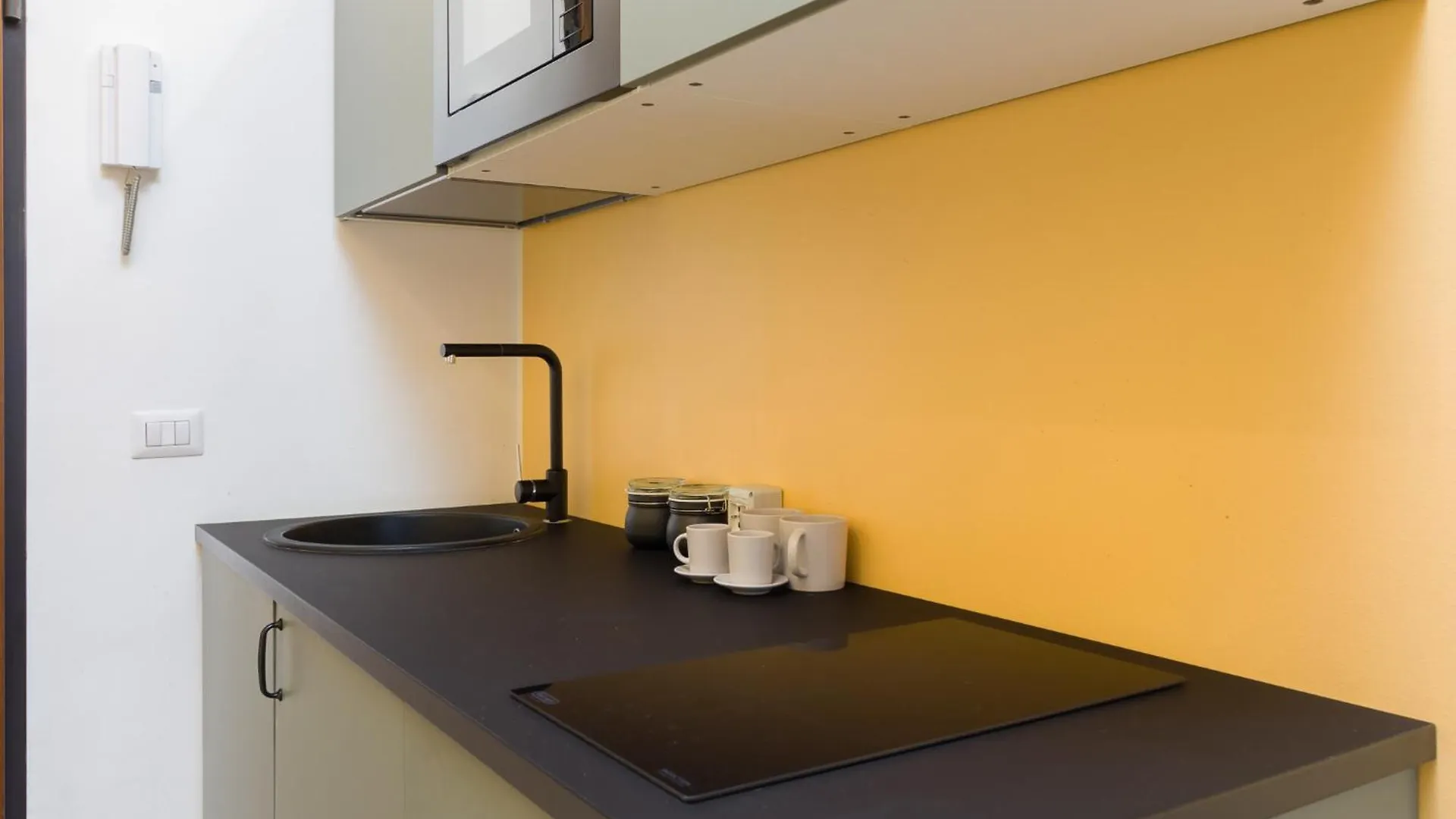 Casa Di Olivia - Home Suite Milan 0*,  Italy